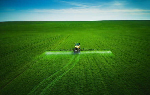 磁致伸缩位移传感器在喷洒与耕作设备的应用